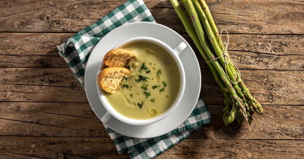 Gazpacho van groene asperges